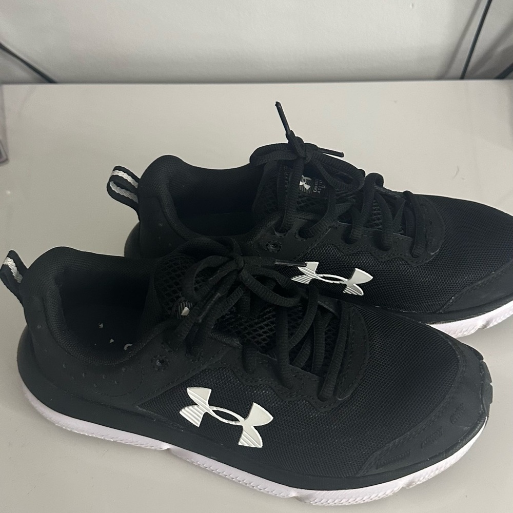 Under Armour Women's Charged Assert 10 Shoes